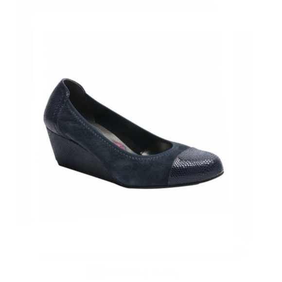 Ross Hommerson Navy Harlow Suede Pumps Women’s Size 10.5 Narrow NEW (READ ALL) - Picture 1 of 5